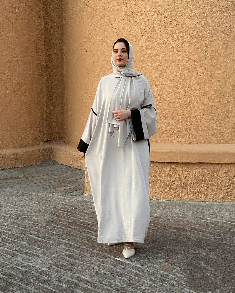 عباية البتراء _ Al batraa Gris Nude